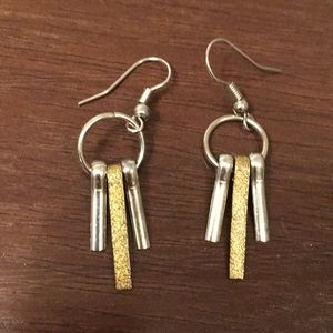 💎SALE💎 dangling mix silver and gold earrings